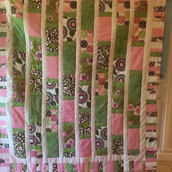 Handmade Quilt   - Picture 1 of 16